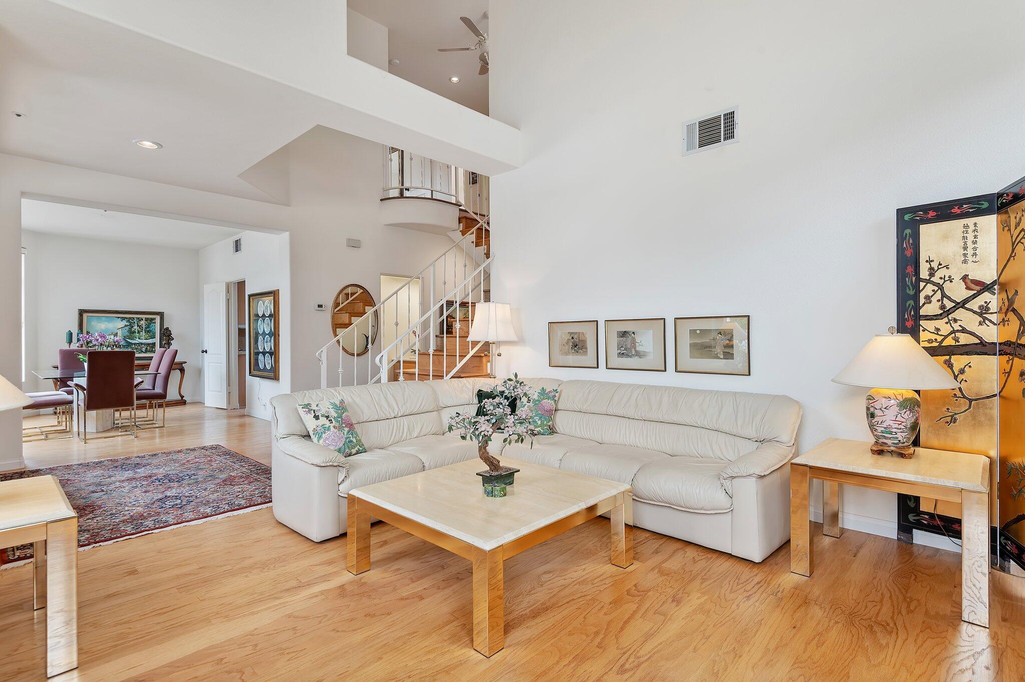 1256-3 Cravens Lane Carpinteria photo 4