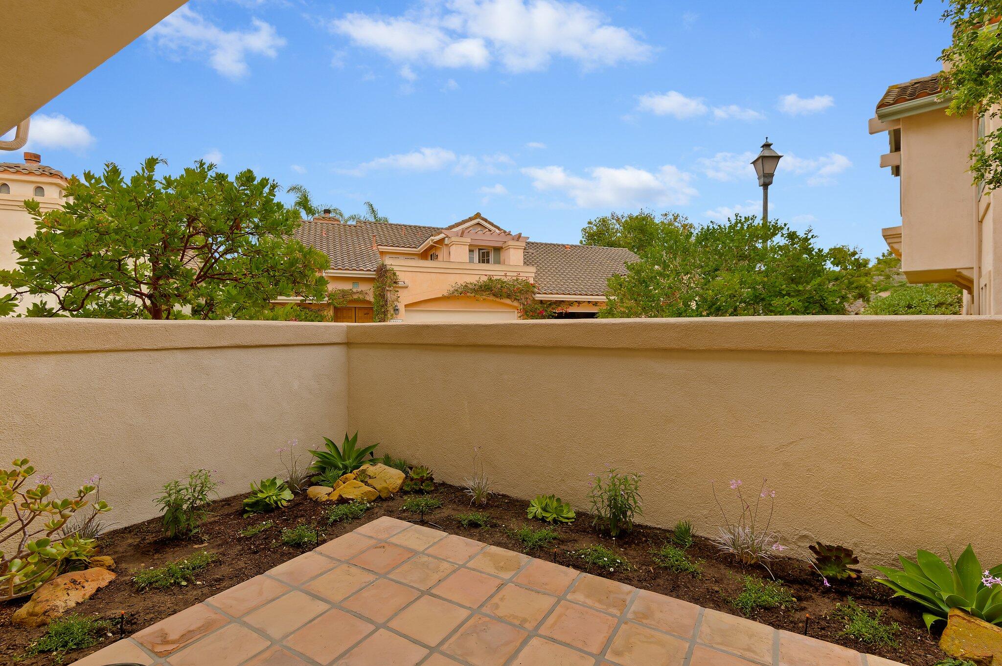 1256-3 Cravens Lane Carpinteria photo 11