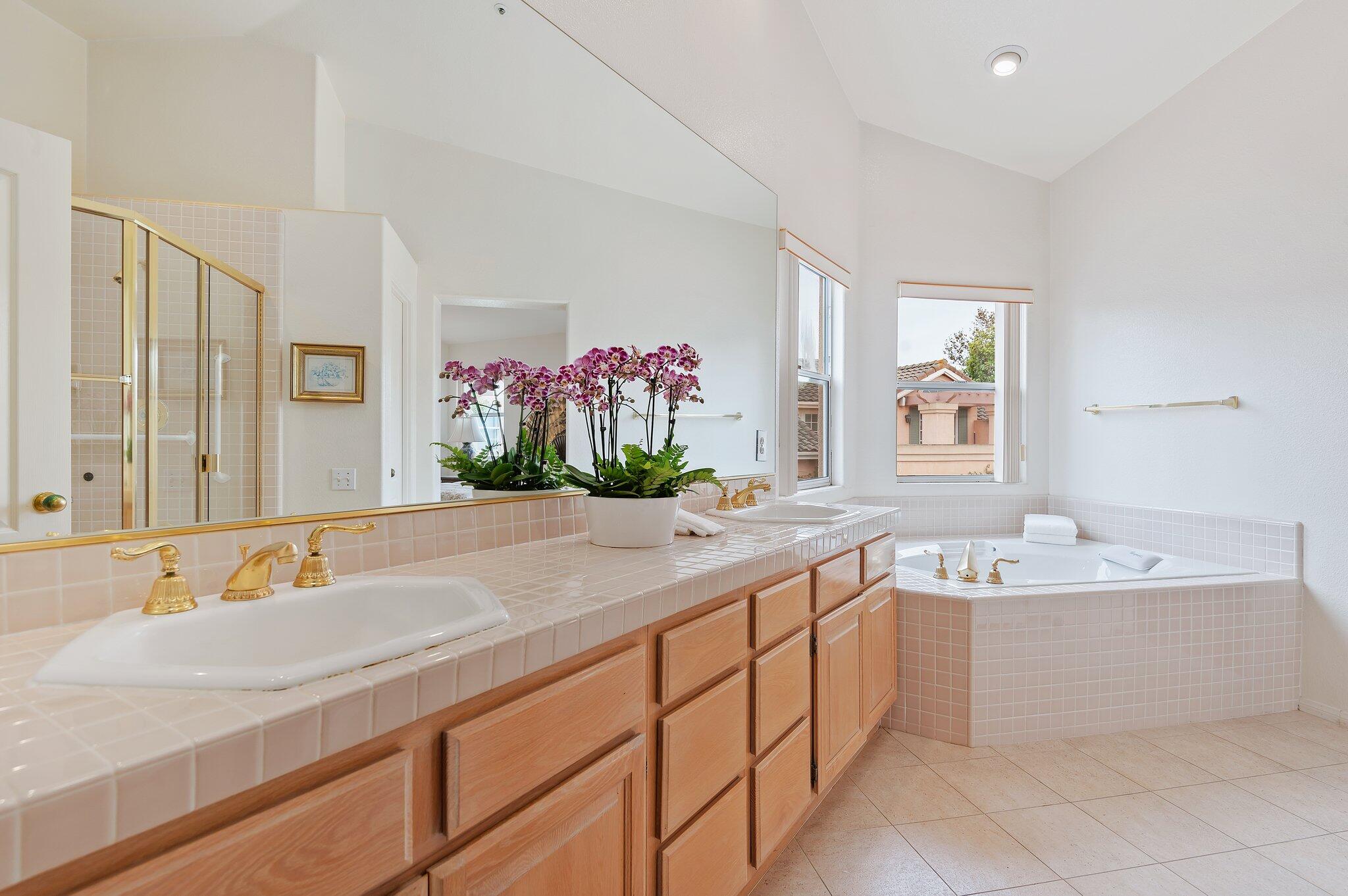 1256-3 Cravens Lane Carpinteria photo 16