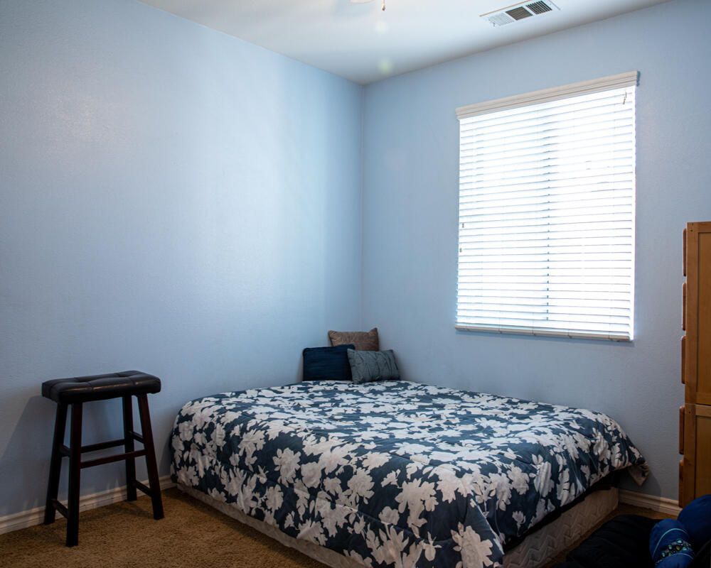 335 Matthew Way photo 2