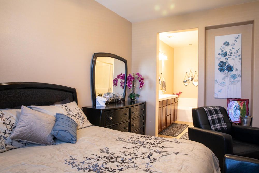 335 Matthew Way photo 6