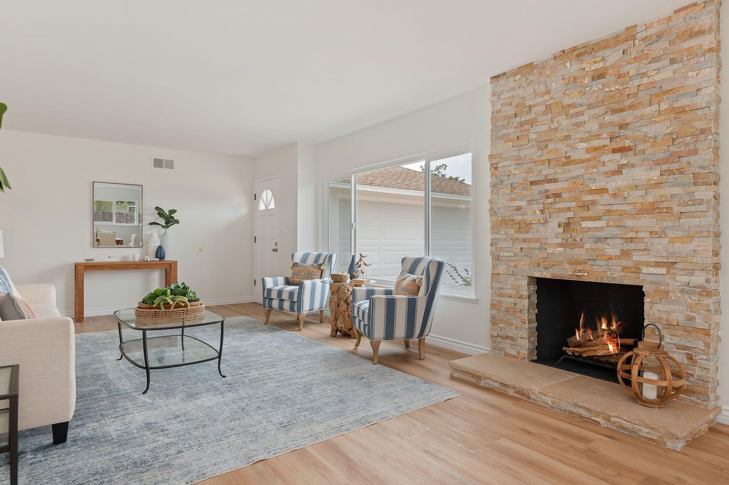 5652 Fiesta Drive photo 4