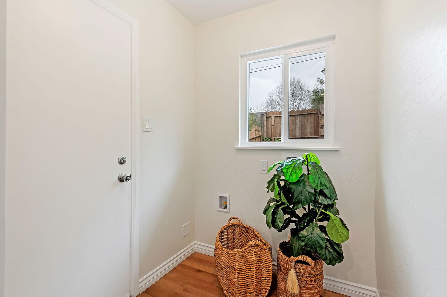 5652 Fiesta Drive photo 13