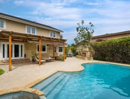 3751 Lincolnwood Drive